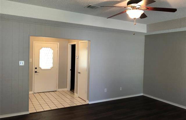 8241 Meadowbrook Drive Gallery 2