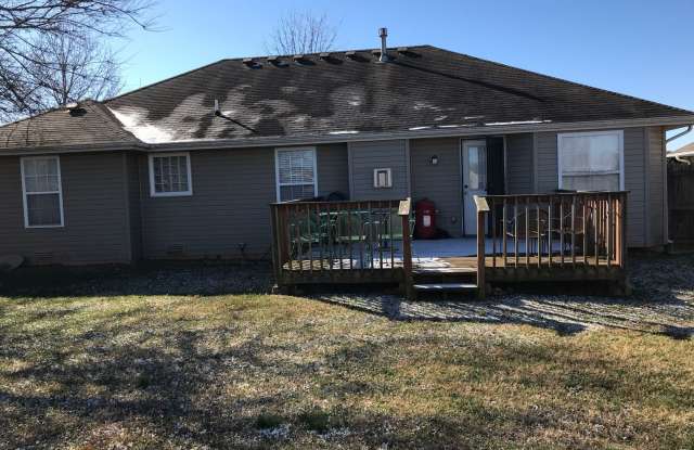 Executive Rental - Charming 3-bedroom 2 bath Ranch nestled in Springfield- Kickapoo High School - Coming Soon Gallery 3