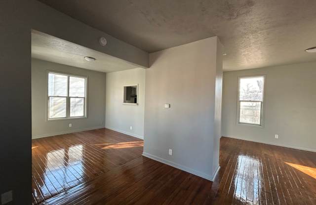 4411 Davenport Street photos photos