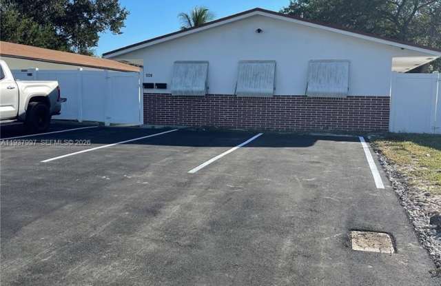 1330 SW 34th Ave photos photos