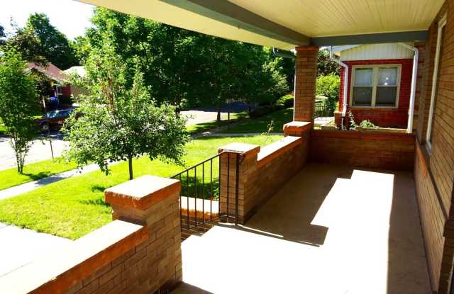 3835 Wyandot Street Gallery 2