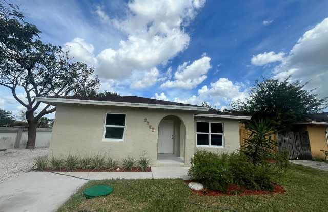 2747 Summit Boulevard photos photos