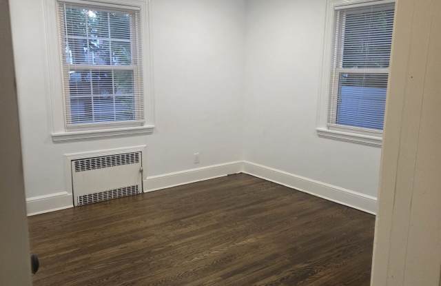 1641 Earl Place Gallery 4
