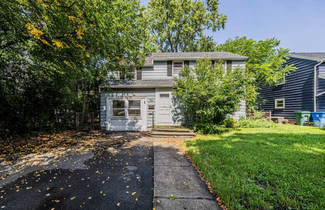 Beautiful 3 Bedroom, 2 Bathroom Home – Walking Distance to Strong Memorial Hospital, U of R, and College Town Gallery 1