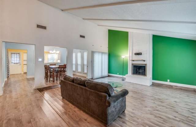 2745 Meadow Bluff Lane Gallery 3