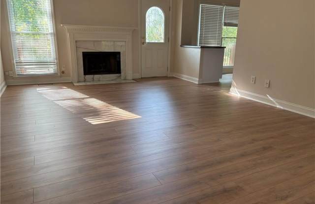 4747 Julian Way Gallery 2