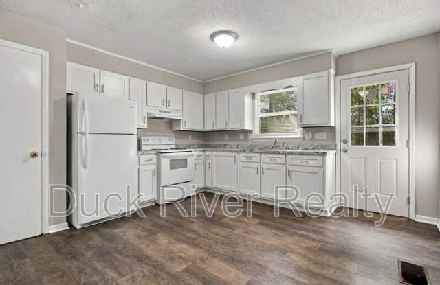 205 Hunter Dr Gallery 3