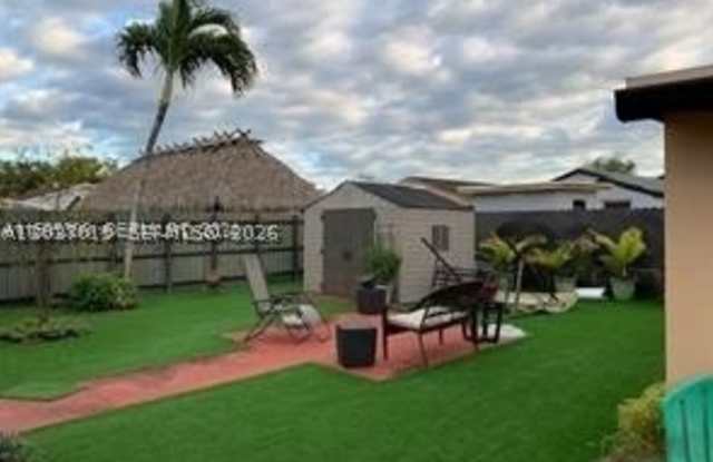 11882 SW 209th Ter Gallery 4