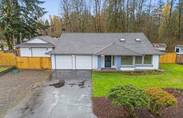 Charming Tacoma Home with A/C, RV Parking, Workshop  Skylit Living Room - 512 161st Street Court East, Spanaway, WA 98445