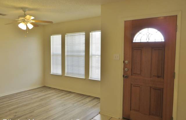 2700 Georgian Drive Gallery 3