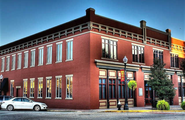 188 Foster Gallery 2