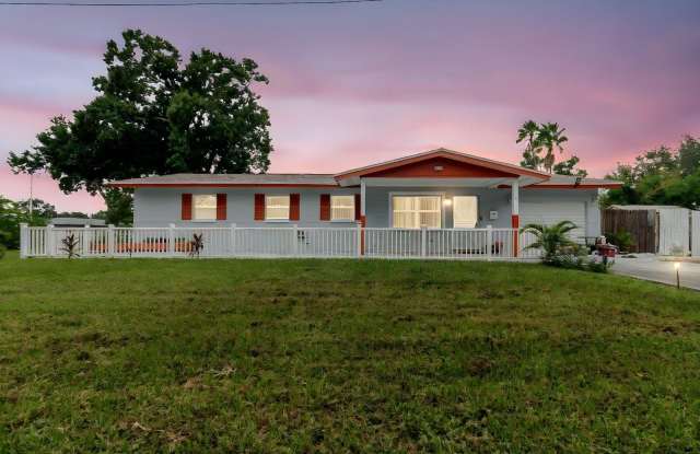 7200 8TH STREET N - 7200 8th Street North, St. Petersburg, FL 33702