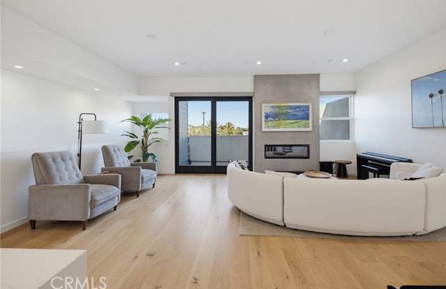 613 Aviation Way Gallery 4