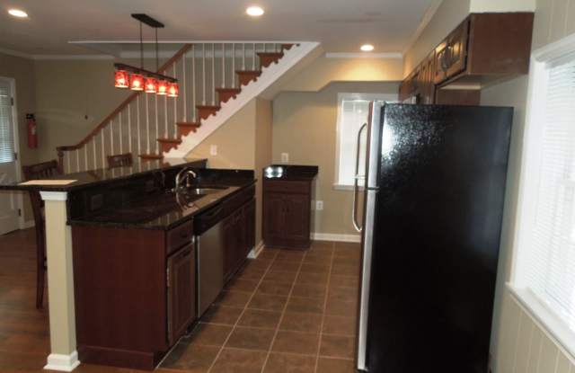 5 Cornwall St. NW Gallery 3