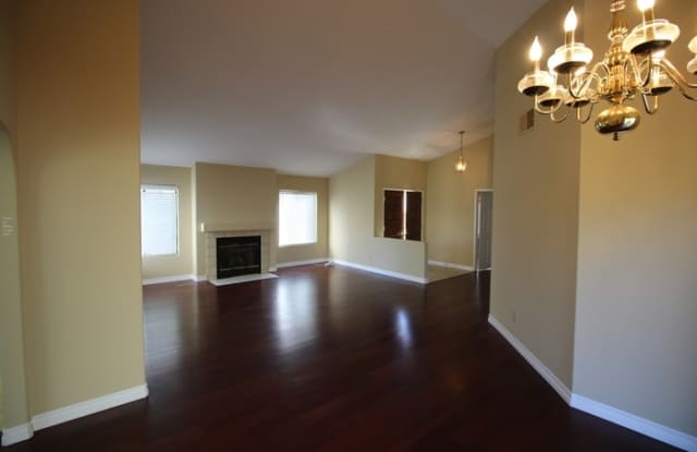 15174 Avenida Rorras Gallery 4