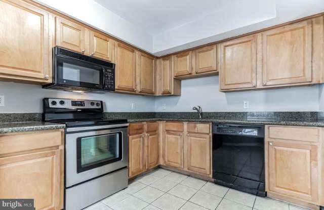 3179 SUMMIT SQUARE Drive Gallery 3