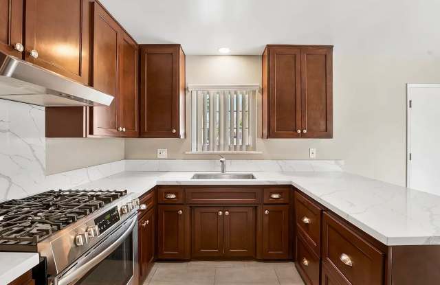 980 4th Avenue photos photos