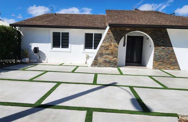 12277 SW 204th Ter photos photos