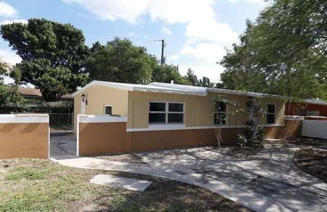 706 NE 4Th Ave, - 706 Northeast 4th Avenue, Pompano Beach, FL 33060