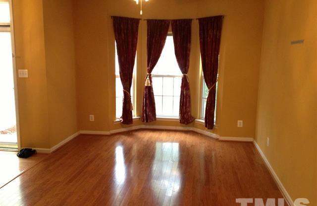 1009 Lake Moraine Place Gallery 3