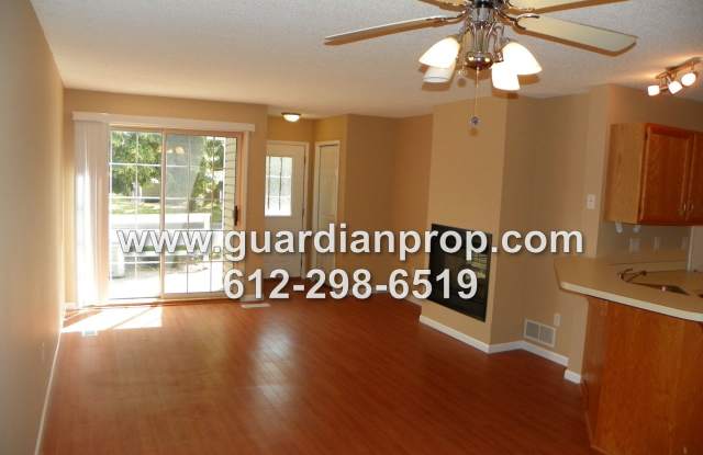 Townhouse Available June 1st, Open Floor Plan, Fireplace, Patio, Attached Garage Gallery 4