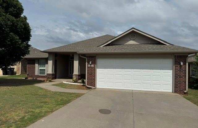 604 Applewood Street photos photos