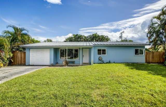 3140 NE 9th Ave photos photos