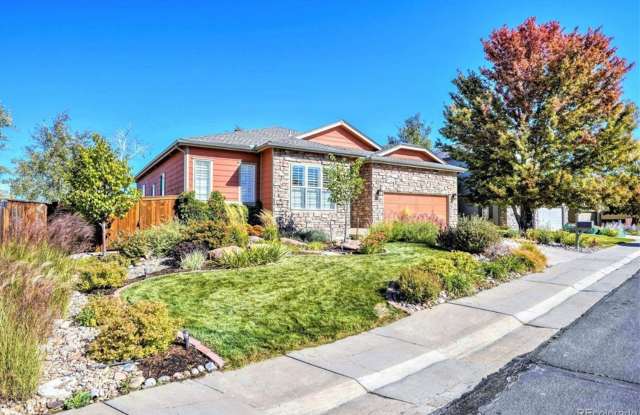 Elegant 4-Bedroom, 3 bathroom Home with Finished Basement  Mountain Views photos photos