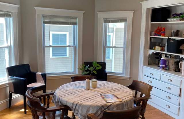 Brighton 4 Bed – 1,800 Sq Ft – W/D in Unit – Garage Parking – No Fee – 9/1 Gallery 4