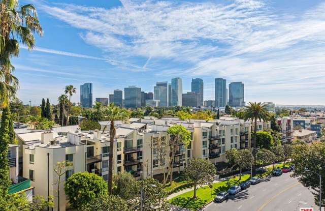 1340 S Beverly Glen Blvd unit: 112 photos photos