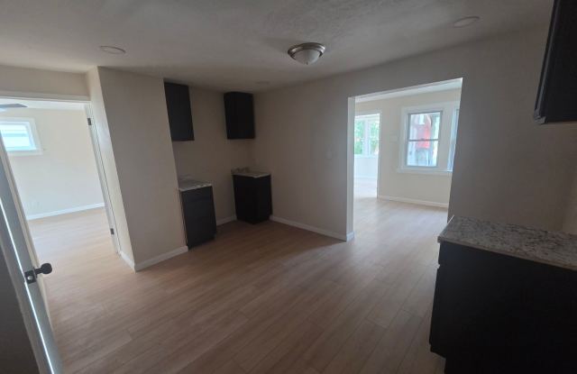 Spacious & Bright 4 BR Single-Family Home – Fully Renovated! Gallery 4