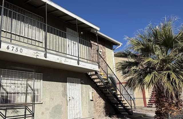 4750 Thunderbolt Avenue photos photos