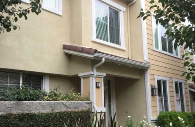 Simi Valley - Two story 4 bedroom, 3 bathroom townhome in Paseo Del Sol! photos photos