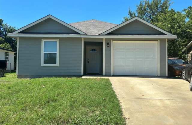 2104 Daniel Street - 2104 Daniel Street, Fort Worth, TX 76104
