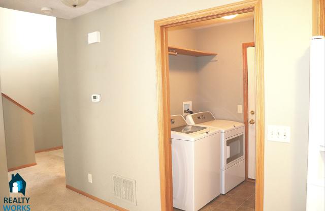 Lovely 3 bed Townhome! Gallery 4