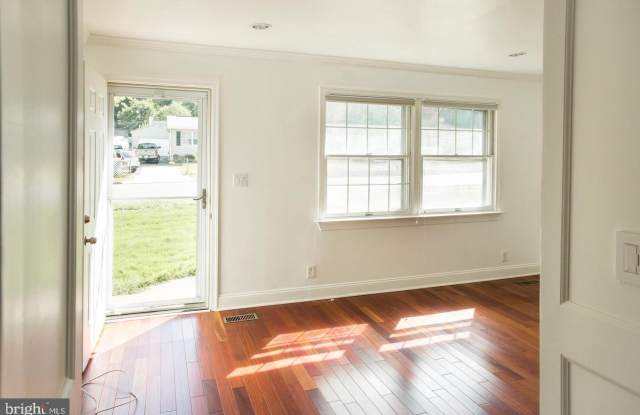 4012 ELMWOOD DRIVE - 4012 Elmwood Drive, Rose Hill, VA 22303