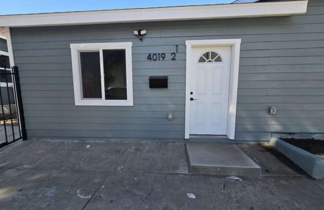 4019 1/2 South Hooper Avenue photos photos