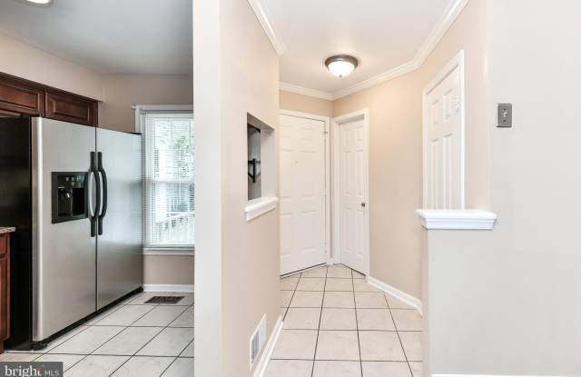 12856 MILL BROOK COURT - 12856 Mill Brook Court, Lake Ridge, VA 22192