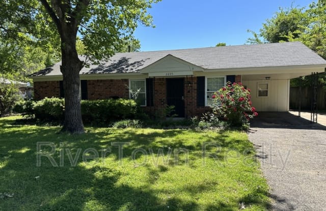 2895 Briarwood Dr - 2895 Briarwood Drive, Horn Lake, MS 38637
