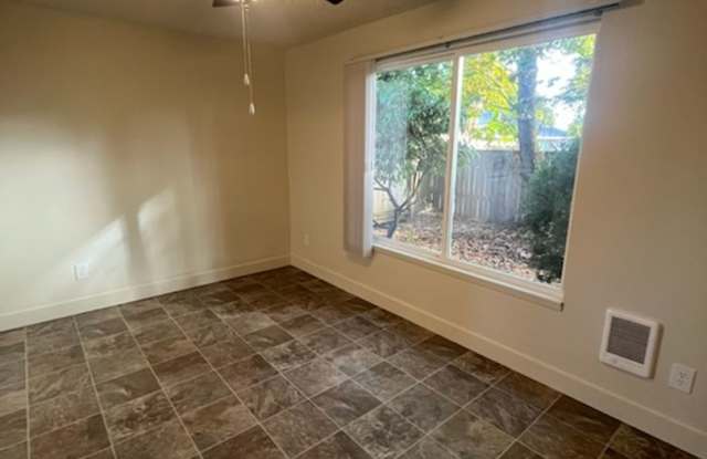 Upcoming 2nd-Story 2-Bedroom - Coming Available 10/16/26! *** 1st month free! *** Gallery 4