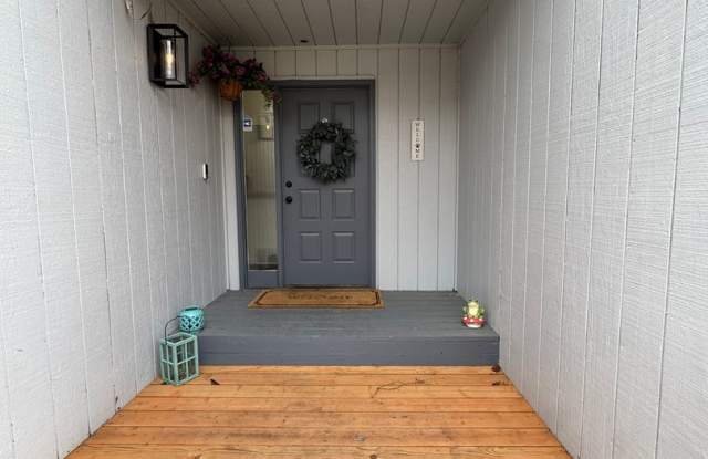 Southside townhouse with 2 car garage photos photos