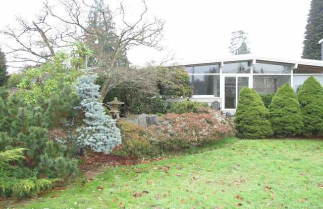 3446 Magnolia Blvd W - 3446 Magnolia Boulevard West, Seattle, WA 98199