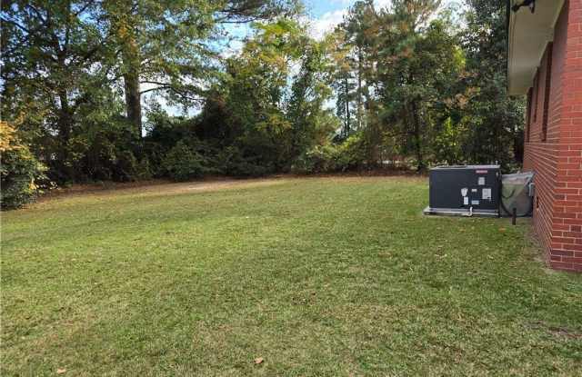 479 McBain Drive Gallery 3