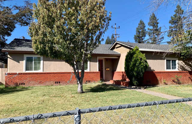 Cozy Three Bedroom, Two Bathroom Home with 2-Car Garage in S. Natomas photos photos