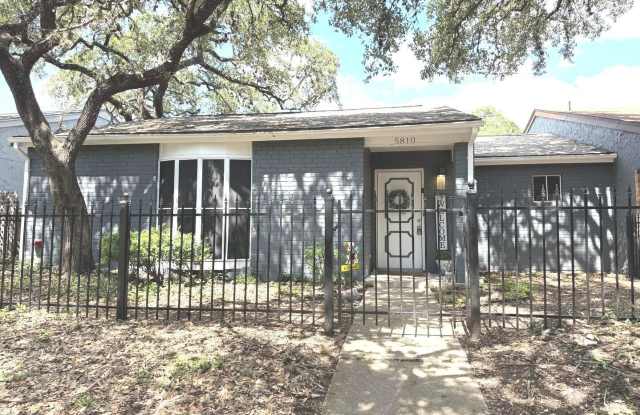 5810 Rue Bourbon photos photos