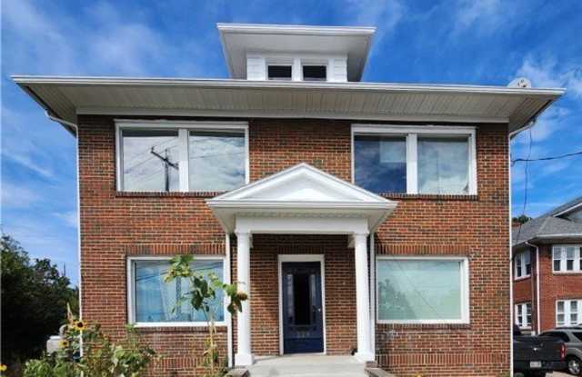 529 E Cuyahoga Falls Avenue unit: 1 - 529 East Cuyahoga Falls Avenue, Akron, OH 44310