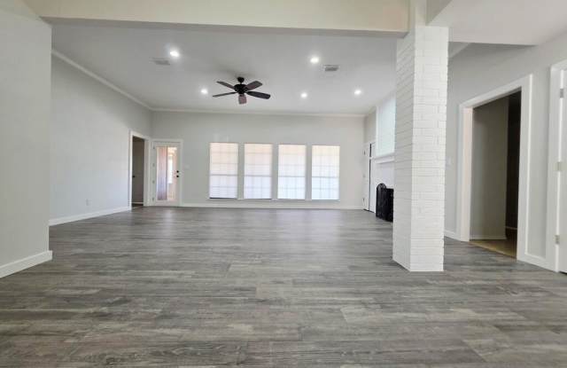 2102 Wydewood Dr Gallery 4