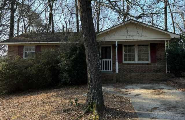 Charming 3 Bed, 1 Bath Home | Available June 22 photos photos