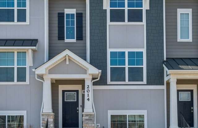 2014 Yellowstone Boulevard photos photos