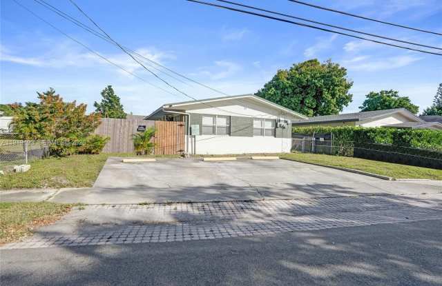 29 SW 8th Ave photos photos